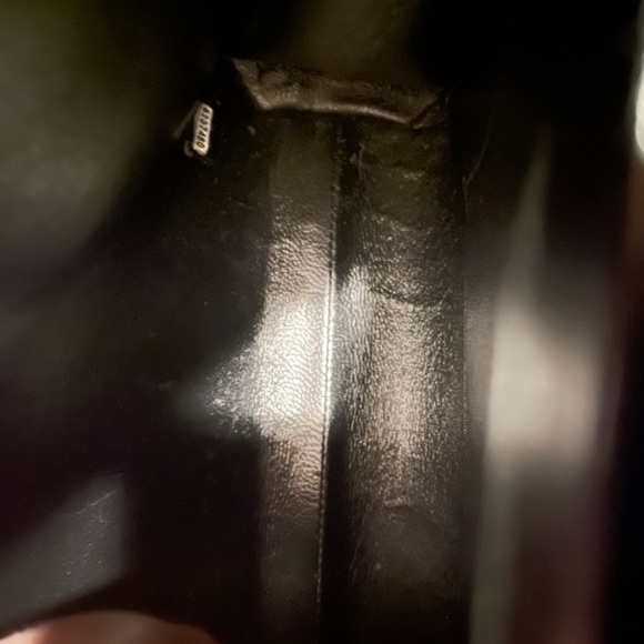 Authentic Gorgeous Vintage Chanel Briefcase Gold hardware - Picture 14 of 16